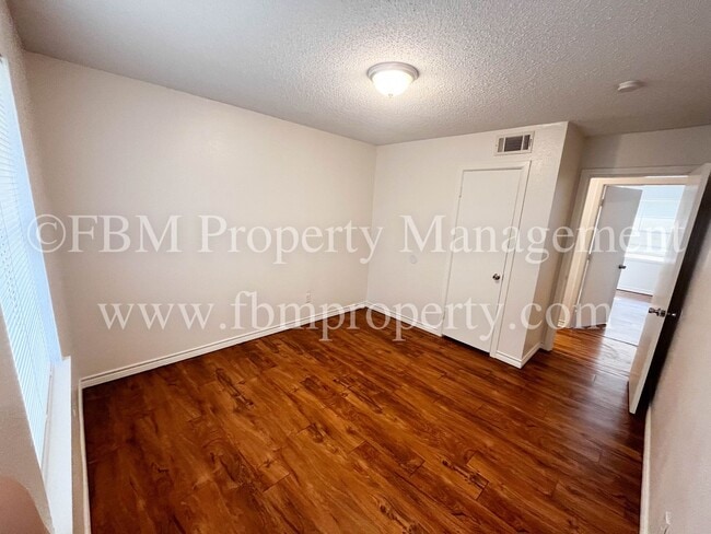 Building Photo - 1408 Nichols St
