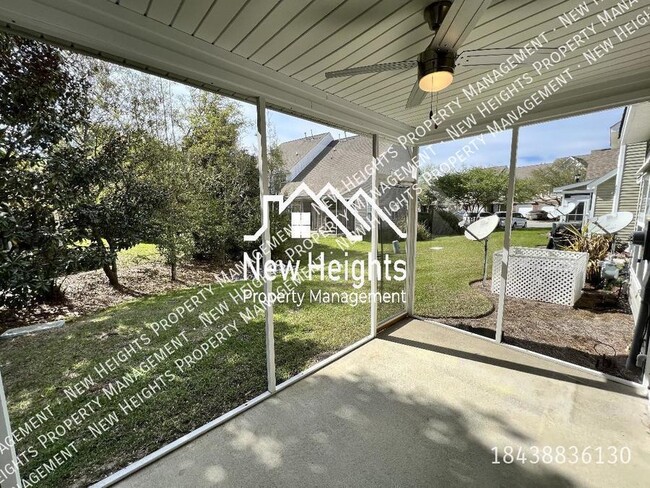 Building Photo - Delightful Townhouse with Screened Porch!!