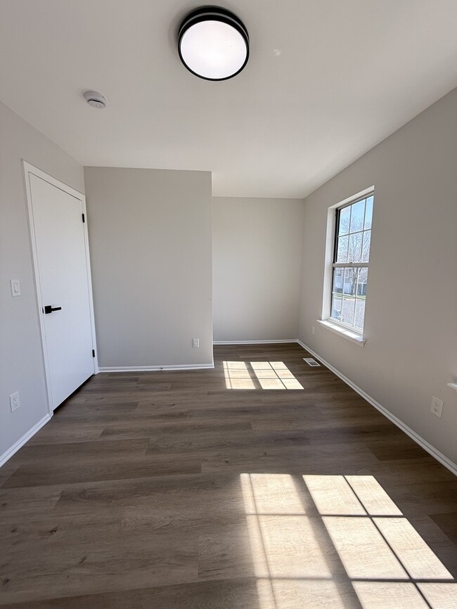 Building Photo - 171 Scobee Ln