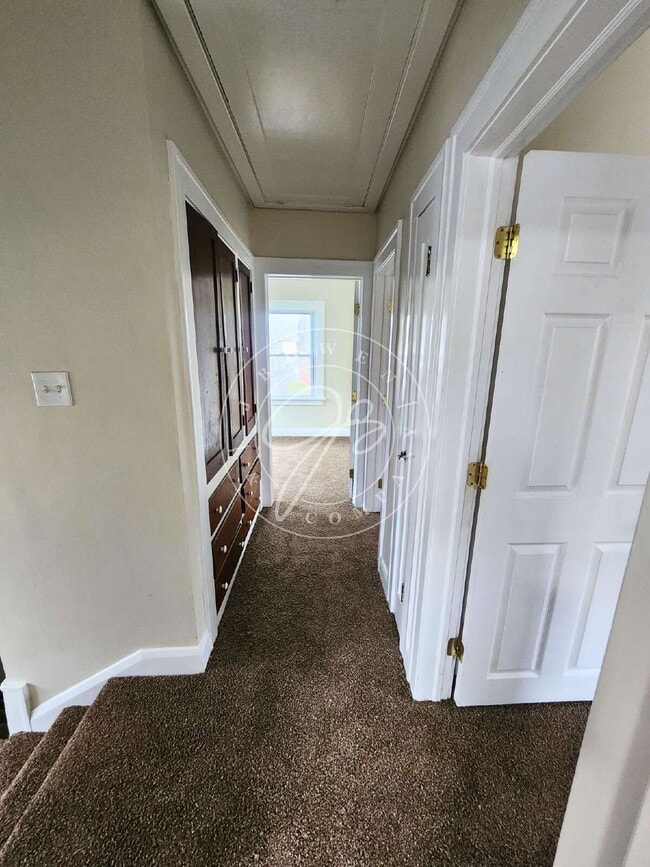 Building Photo - Charming 3–4 Bedroom West Toledo Home with Bonus Room & Garage