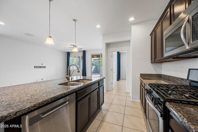 Building Photo - 2543 W Arroyo Way