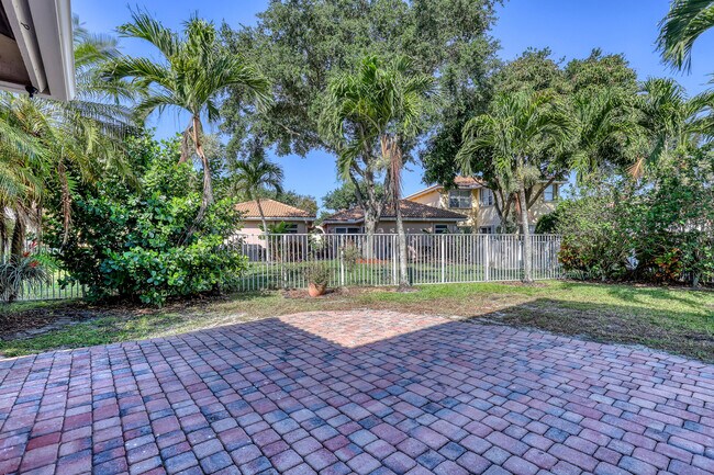 Building Photo - 3464 Commodore Ct