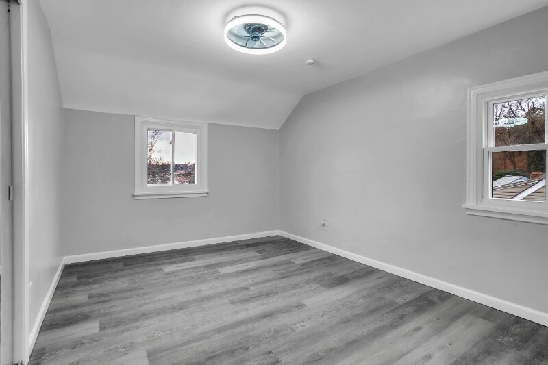 Building Photo - 1209 Cloverfield Dr