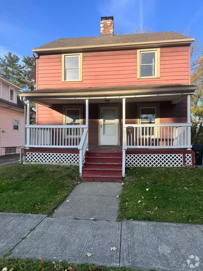 Building Photo - Section 8 Accepted, 3 Bedroom Single-Famil...