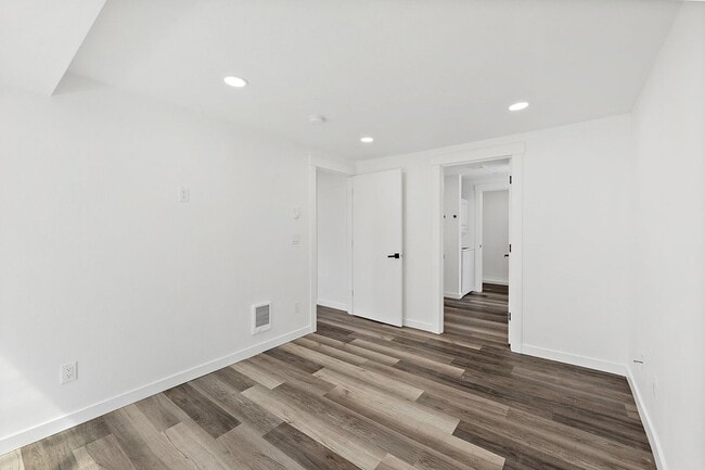 Building Photo - Renovated 3-Bed Rambler in Lakewood | Priv...