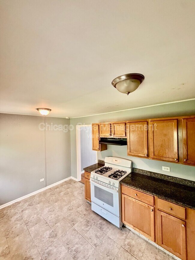 Building Photo - 4507 Balmoral Dr