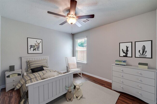 Building Photo - 1042 Tomball Downs Dr