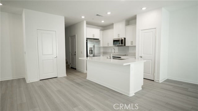 Building Photo - 8457 Gabrielino Ct