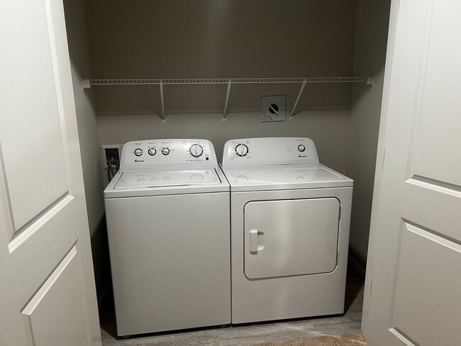 Building Photo - Free rent offered Beautiful New Smart Home...