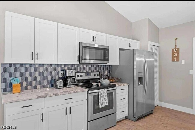 Building Photo - 2206 SE 4th St