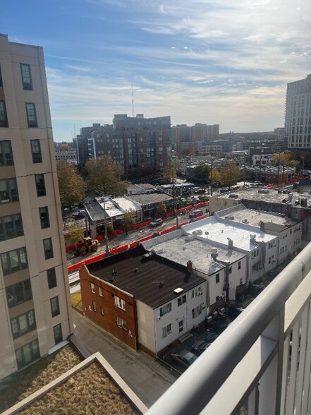 Building Photo - 930 Wayne Ave