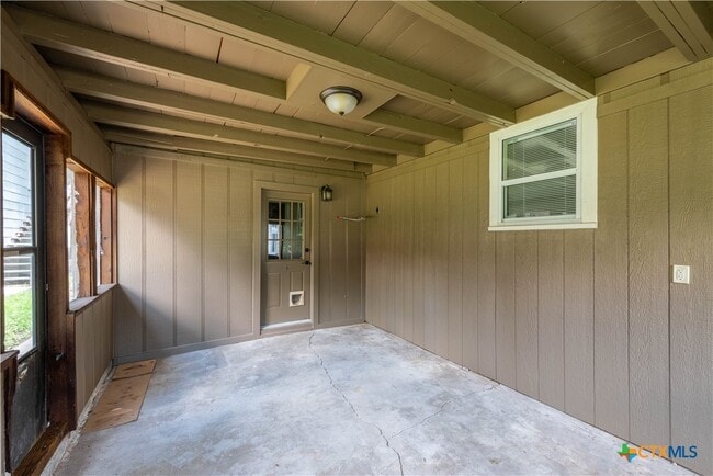 Building Photo - 705 S Laurel Ave