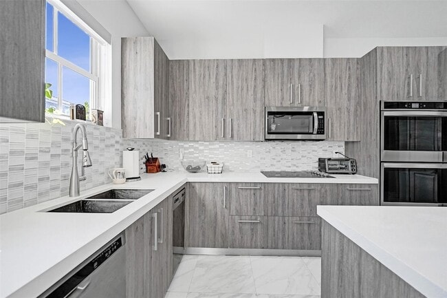 Building Photo - 3534 Forest View Cir