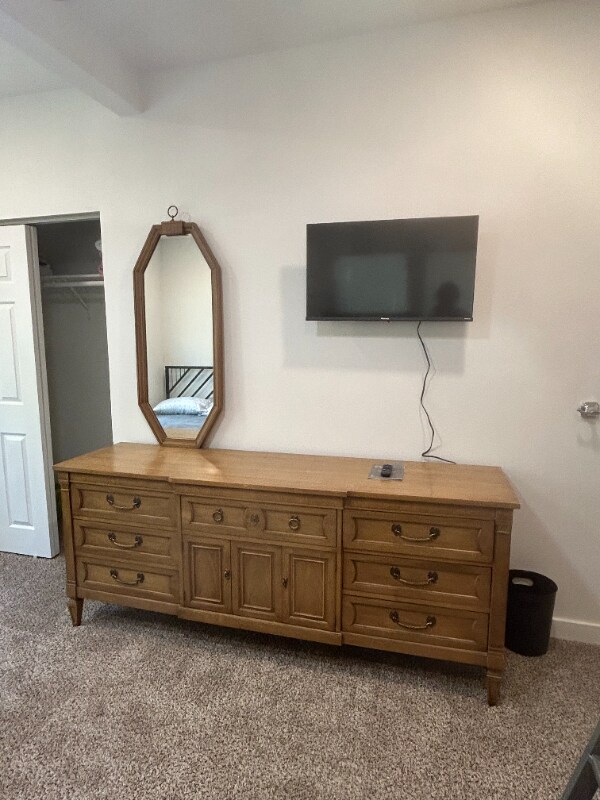 Building Photo - 3224 W Houston St