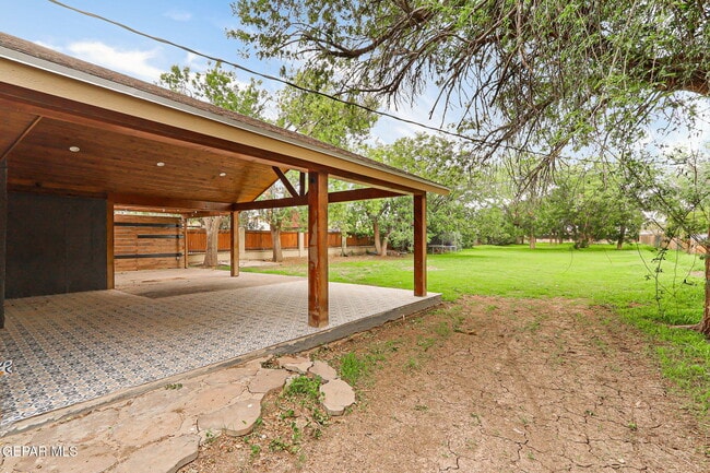 Building Photo - 7716 Wenda Dr