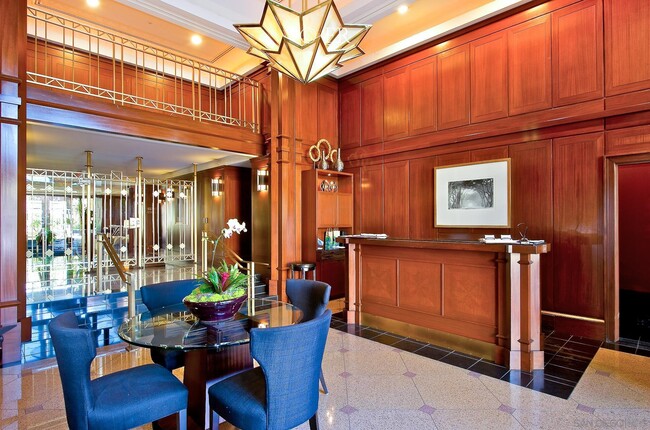 Building Photo - 500 W Harbor Dr