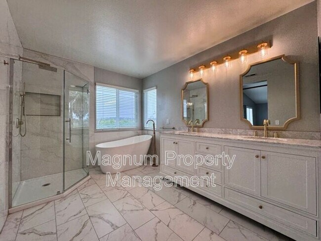 Building Photo - 32358 Gardenvail Dr