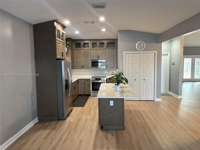 Building Photo - 13941 SW 136th Pl