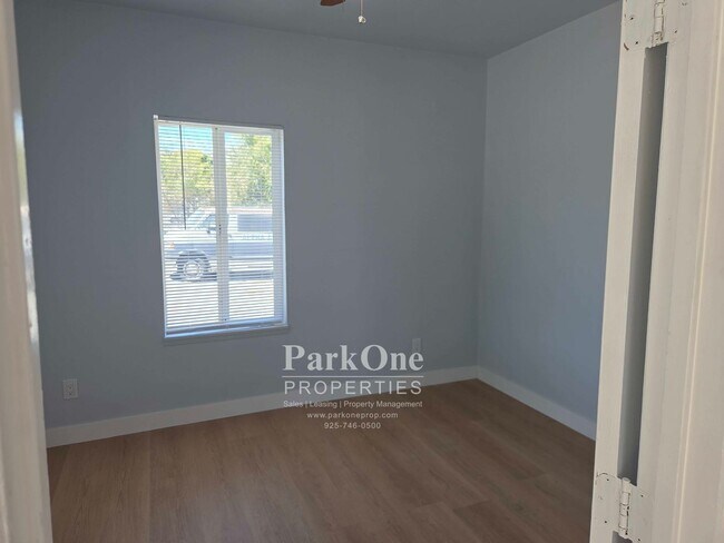 Building Photo - 2314 Willow Pass Rd