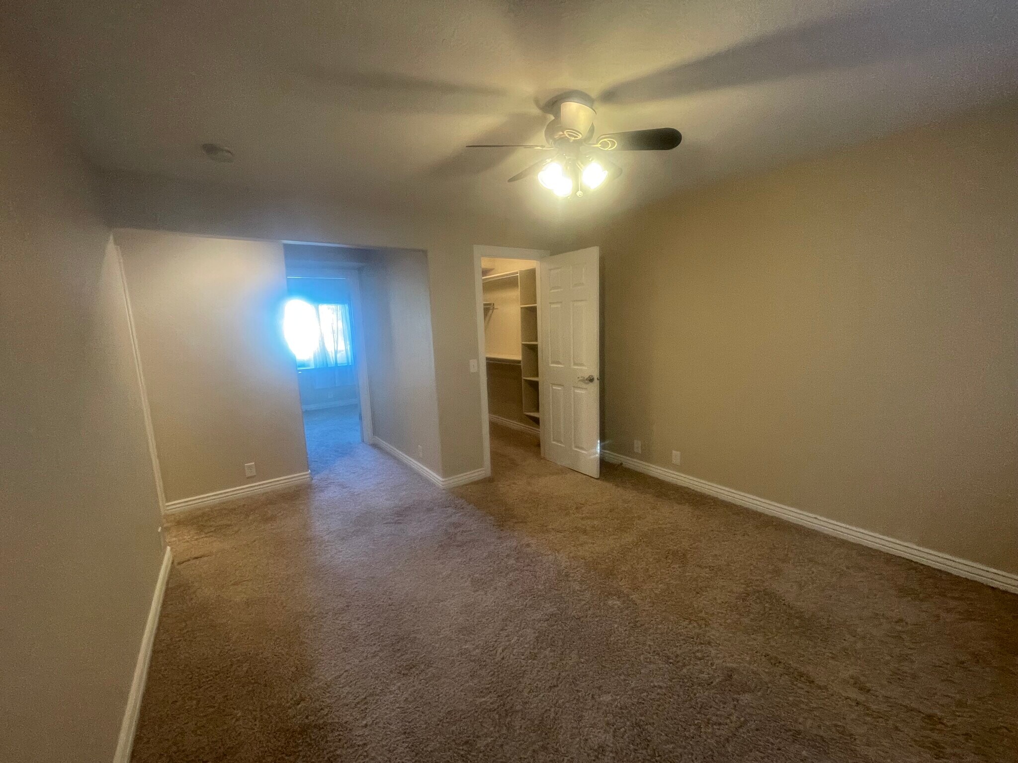 Master suite - 143 E Box Elder Dr
