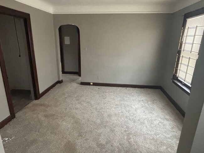 Building Photo - 3-bedroom, 1-bathroom home located on the city's East side city of Detroit, MI.