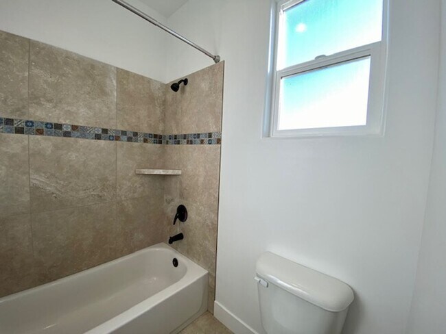Building Photo - 2473 350 N