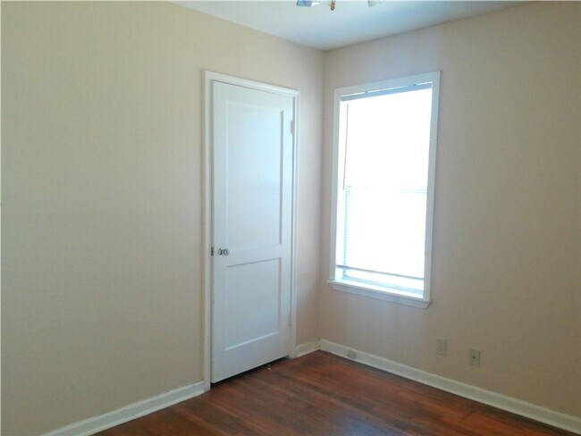 Building Photo - 1438 Ormond Dr