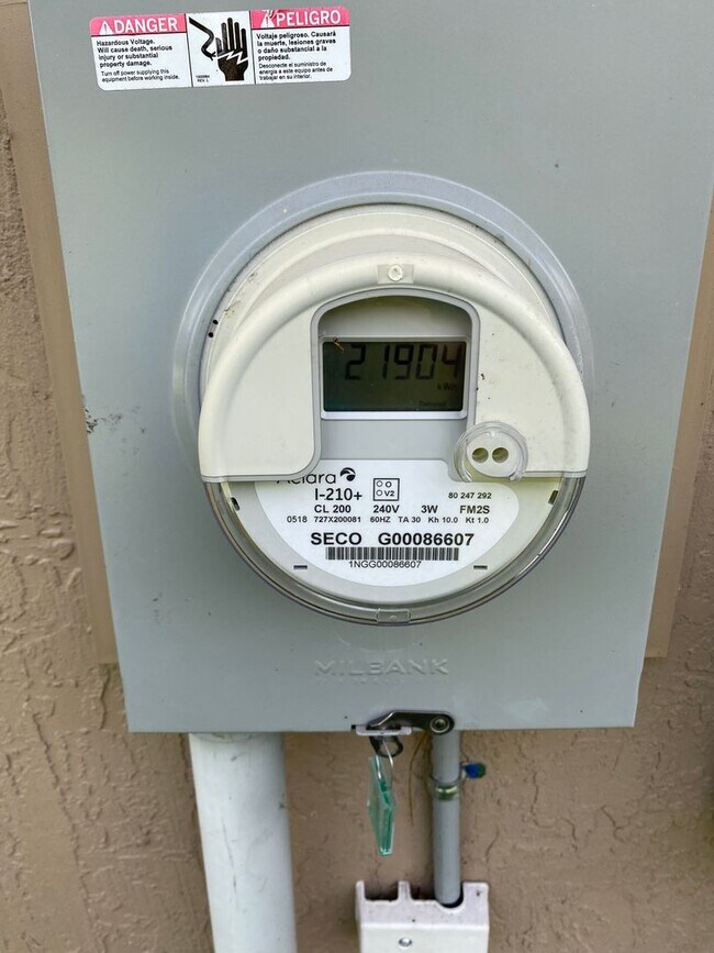 Building Photo - Desirable SW Ocala Neighborhood 3/2/2 **Won't Last**