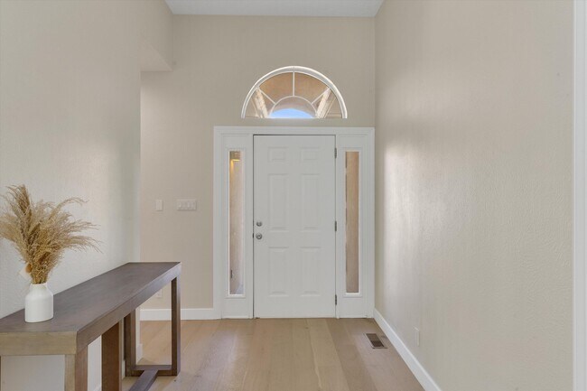 Building Photo - 11421 Desert Classic Ln NE