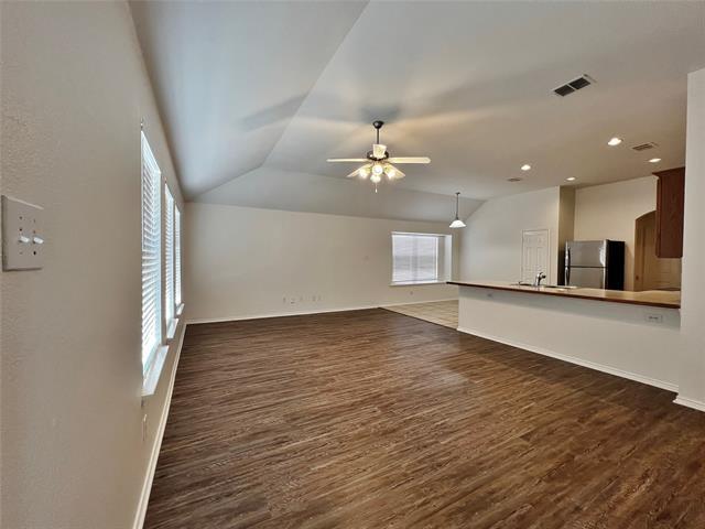 Building Photo - 620 Brookbank Dr