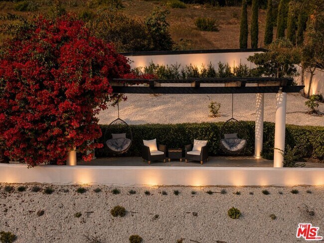 Building Photo - 3909 Villa Costera