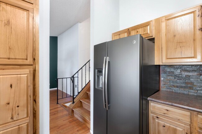 Building Photo - 3117 Moonbeam Cir S