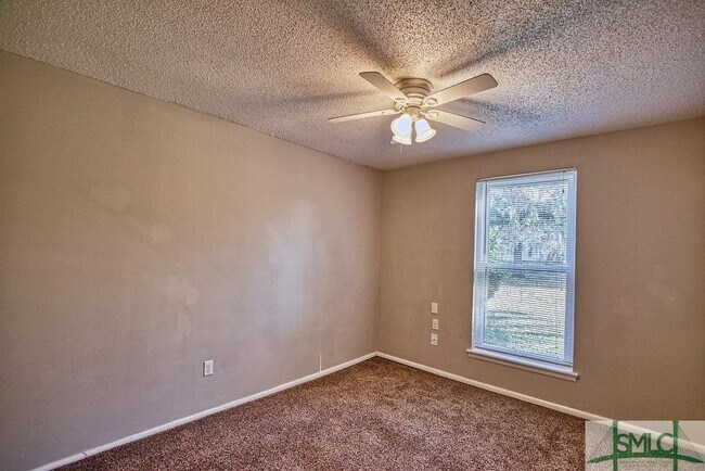 Building Photo - 11105 Largo Dr