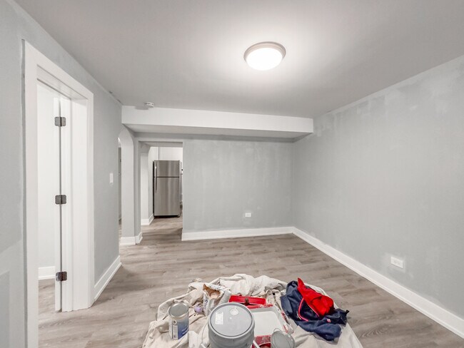 Building Photo - 4416 N Wolcott Ave