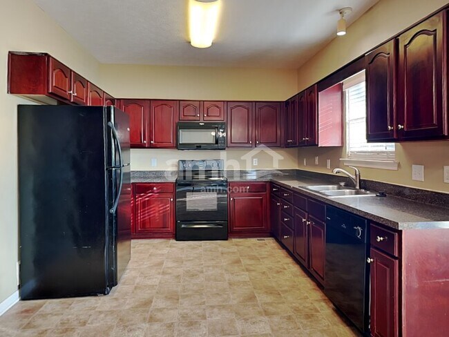 Building Photo - 661 Sugar Mill Dr