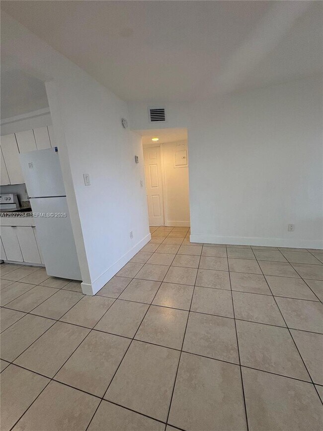 Building Photo - 1130 NW 76th St