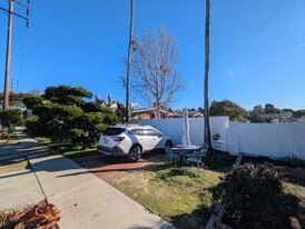 Building Photo - 522 E Maple Ave