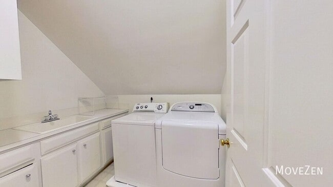 Building Photo - 5630 Colony Crossing Dr