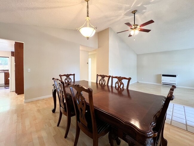 Building Photo - Charming 1 Bedroom, 1 Bath Rental with Pri...