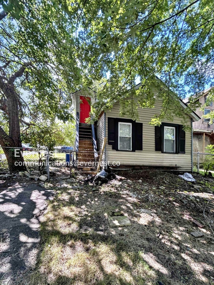 Building Photo - 14917 Darwin Ave