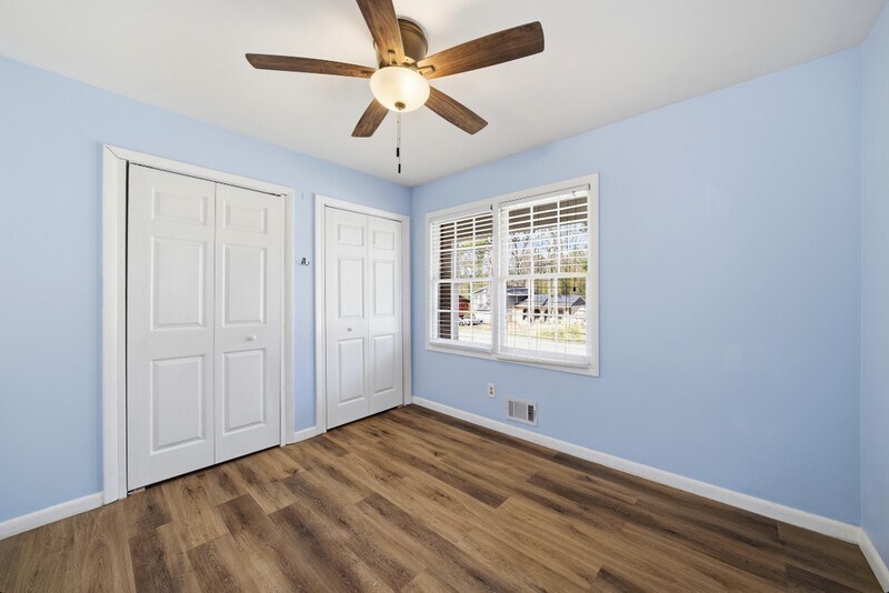 Building Photo - 2351 Emerald Falls Dr