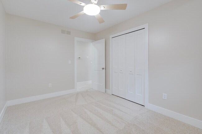 Building Photo - 5806 Wedgewood Rd