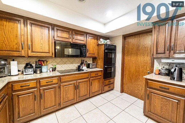 Building Photo - 4405 Manchester Ct