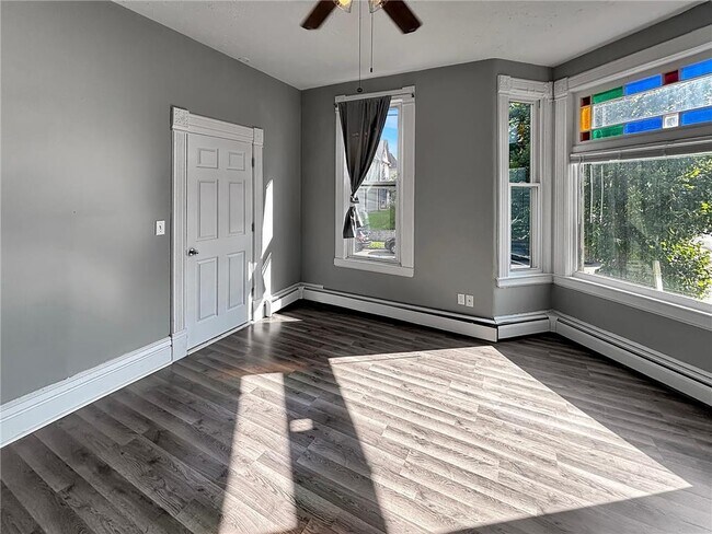 Building Photo - 417 Mt Ida St