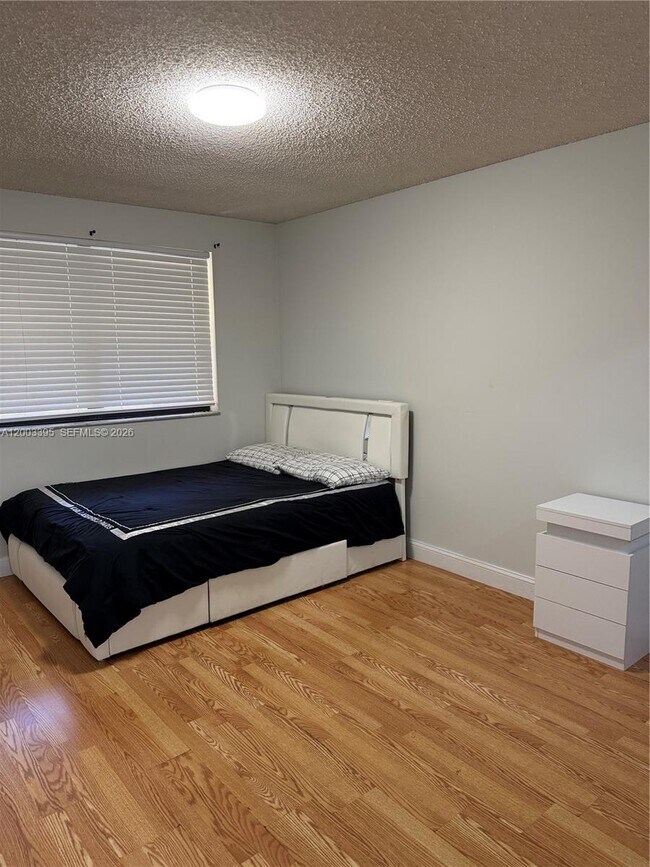 Building Photo - 8120 Geneva Ct