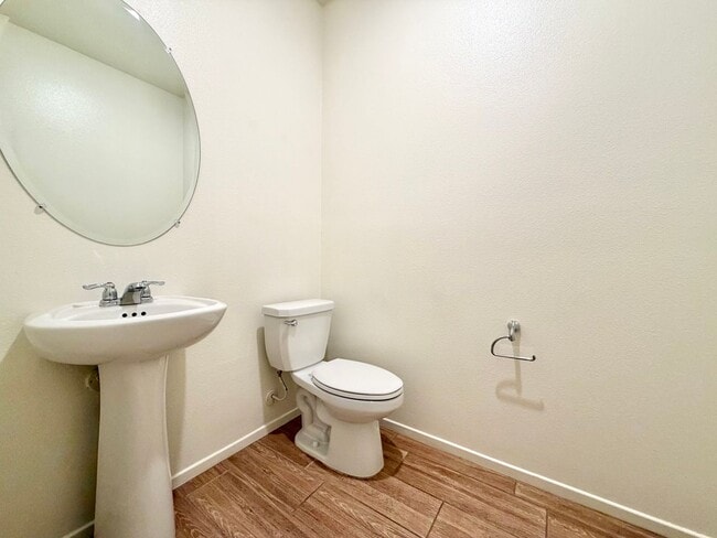 Building Photo - 2 bedroom 2.5 Bathroom Home with a LOFT located in the heart of Menifee!