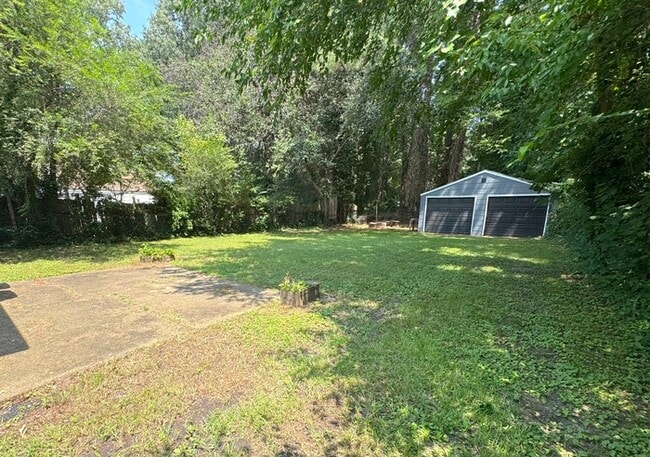 Building Photo - Charming Two-Bedroom Single Family Home with Detached Garage