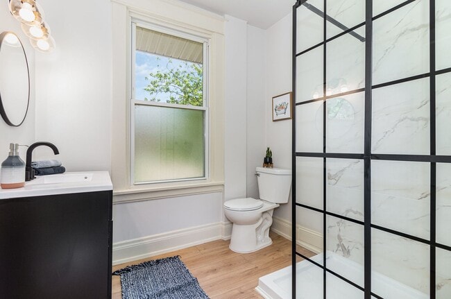 Building Photo - Chic Comfort & Space in North College Hill