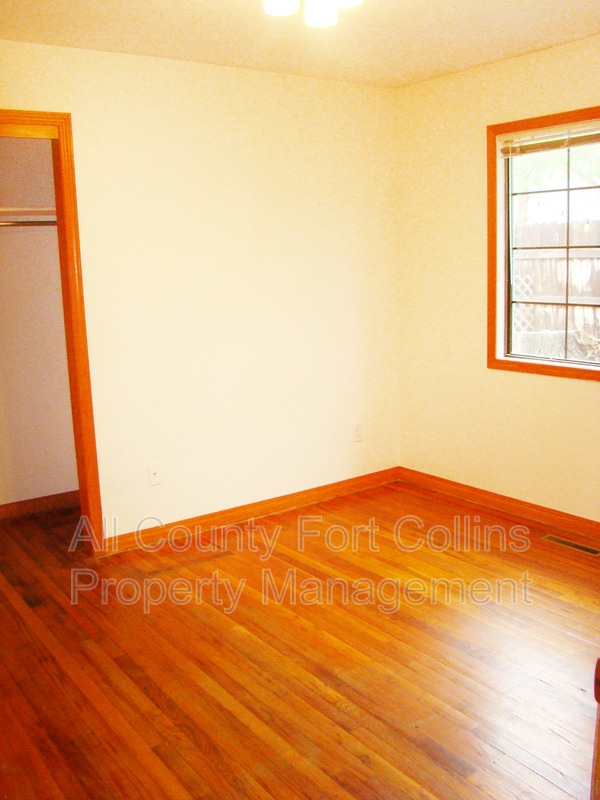 Building Photo - 817 E Laurel St