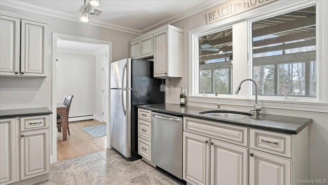 Building Photo - 3 Robins Nest Ln